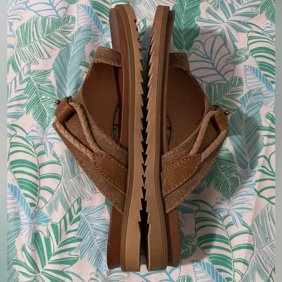 Very G Tan Sandals - Picture 10 of 10